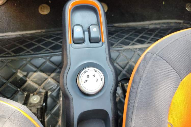 Used Baojun E100 2020 305KM Smart Drive Version Gear Lever