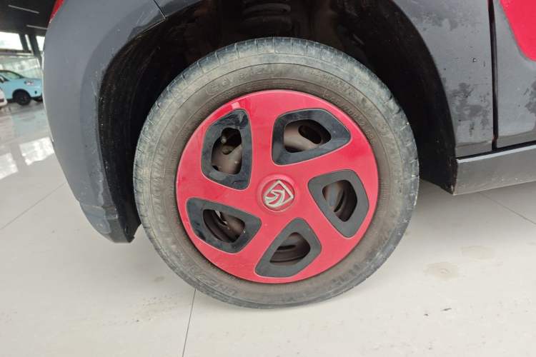 Used Baojun E100 2020 305KM Smart Drive Version Left Front Wheel Hub