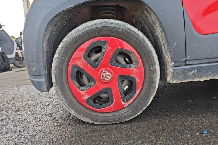 Used Baojun E100 2020 305KM Smart Drive Version Left Front Wheel Hub