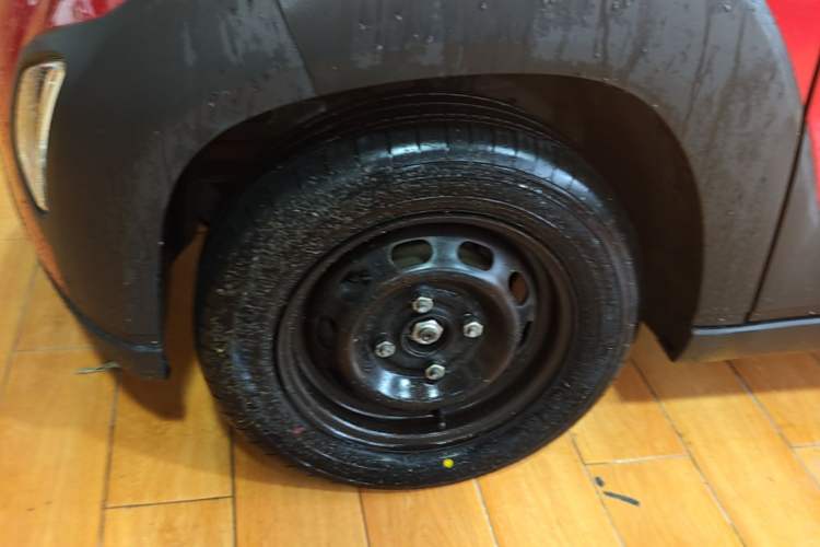 Used Baojun E100 2020 305KM Smart Drive Version Left Front Wheel Hub