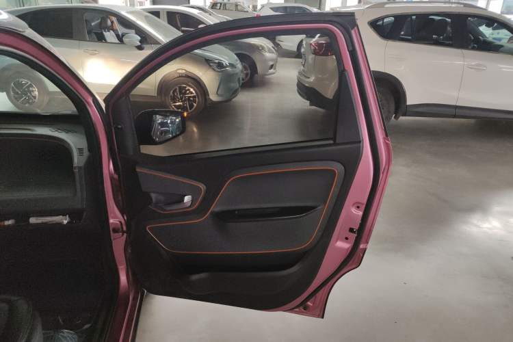 Used Baojun E100 2020 305KM Smart Drive Version Right Front Door Interior