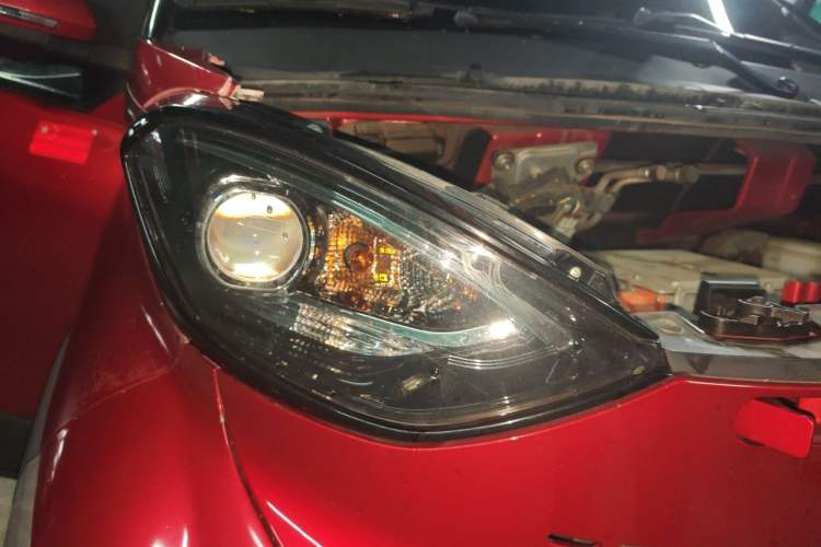 Used Baojun E100 2020 305KM Smart Drive Version Right Front Headlight