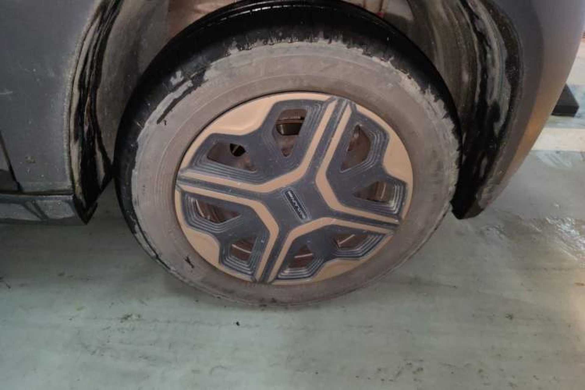 Used Baojun E100 2020 305KM Smart Drive Version Right Front Wheel Hub