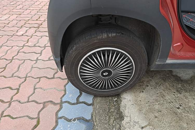 Used Baojun E100 2020 305KM Smart Drive Version Right Rear Wheel Hub