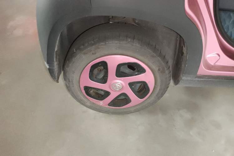 Used Baojun E100 2020 305KM Smart Drive Version Right Rear Wheel Hub