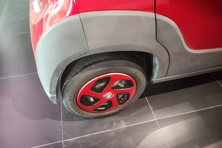 Used Baojun E100 2020 305KM Smart Drive Version Right Rear Wheel Hub