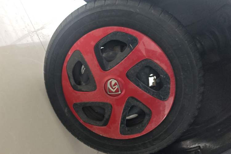 Used Baojun E100 2020 305KM Smart Drive Version Right Rear Wheel Hub