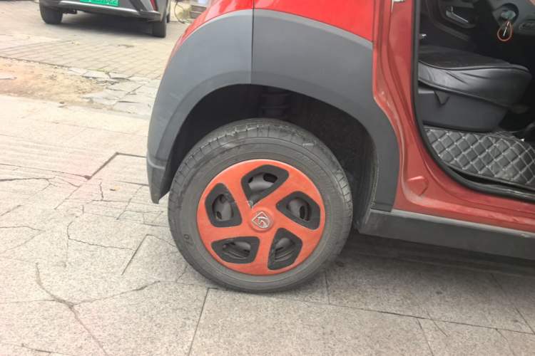 Used Baojun E100 2020 305KM Smart Drive Version Right Rear Wheel Hub