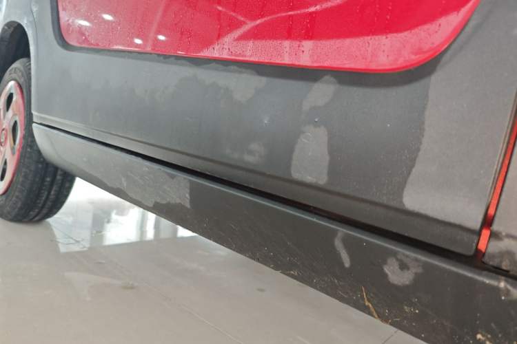 Used Baojun E100 2020 305KM Smart Drive Version Right Side Sill