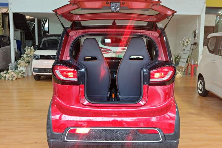 Used Baojun E100 2020 305KM Smart Drive Version Trunk