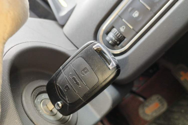 Used Baojun E100 2020 305KM Smart Drive Version Vehicle Key