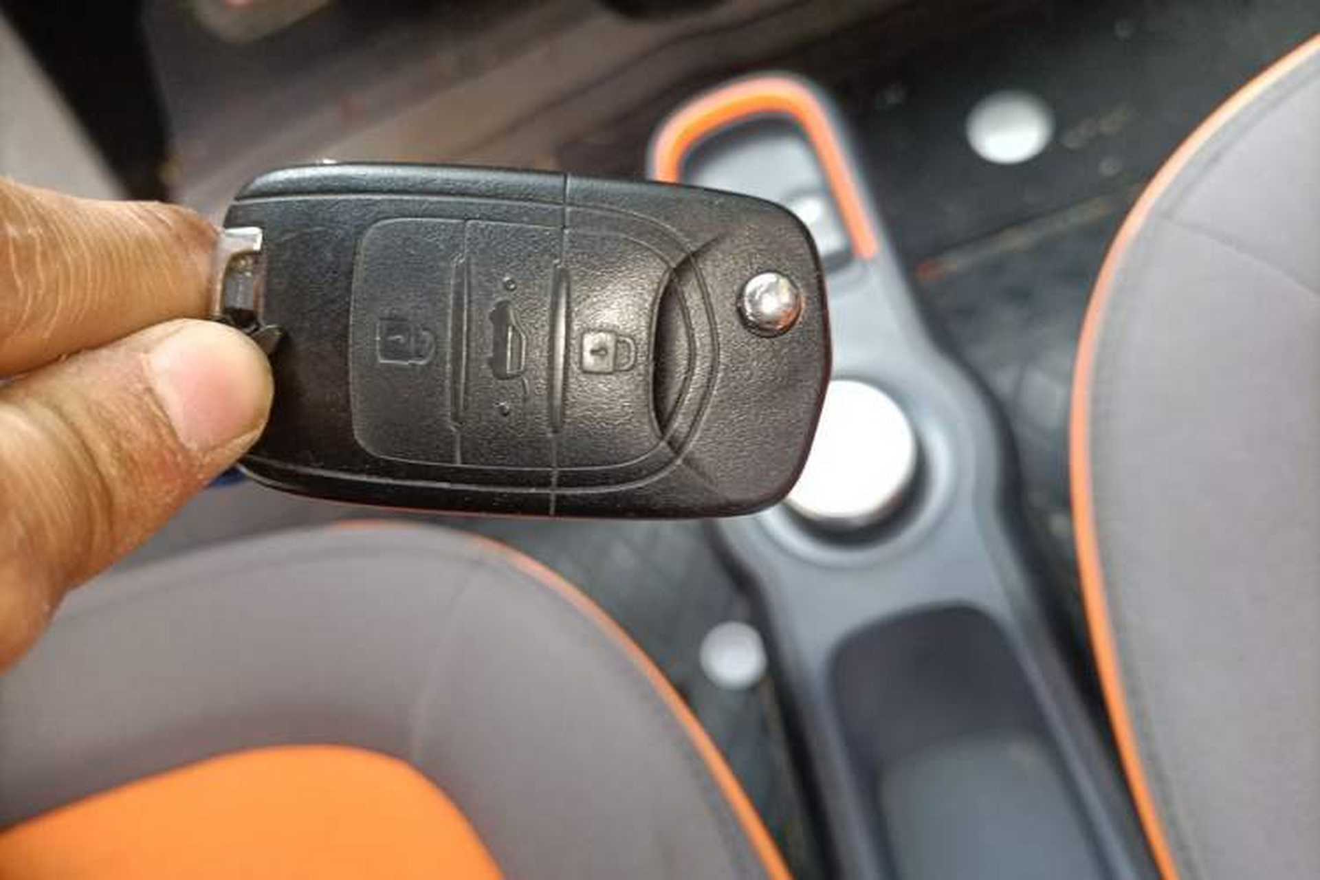 Used Baojun E100 2020 305KM Smart Drive Version Vehicle Key