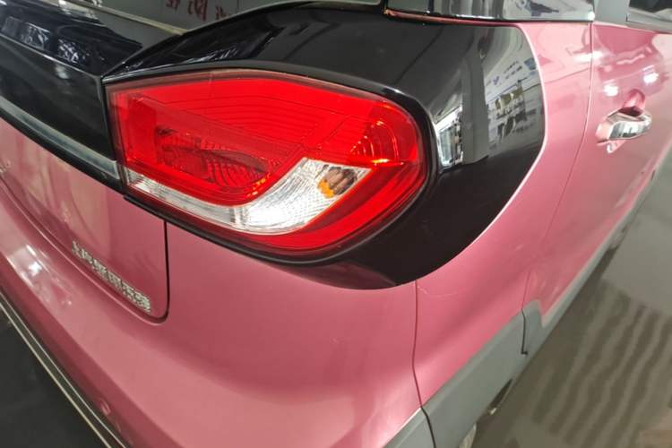 Used Baojun E100 2020 305KM Smart Drive Version Right Rear Taillight