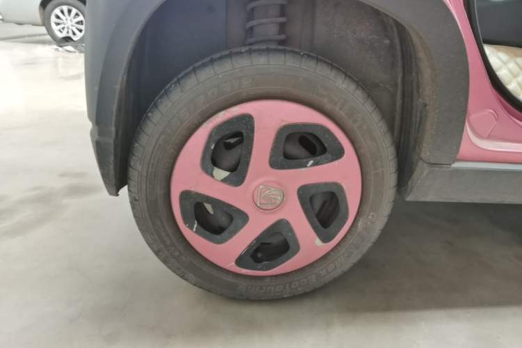 Used Baojun E100 2020 305KM Smart Drive Version Right Rear Wheel Hub