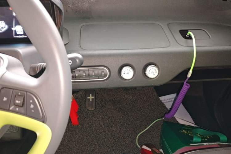 Used Baojun E100 2020 305KM Smart Drive Version Audio And AC Panel