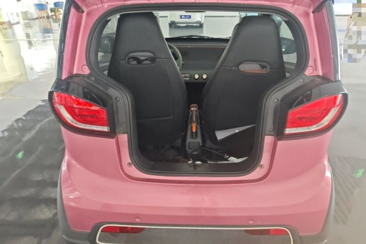 Used Baojun E100 2020 305KM Smart Drive Version Trunk