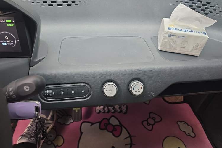 Used Baojun E100 2020 305KM Smart Drive Version Audio And AC Panel