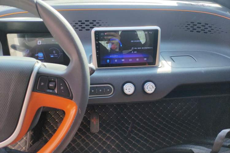 Used Baojun E100 2020 305KM Smart Drive Version Audio And AC Panel