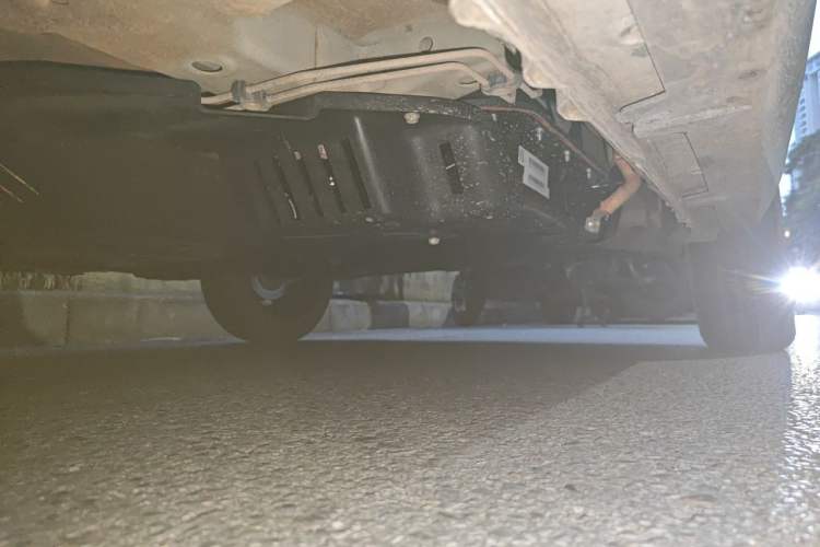 Used Baojun E100 2020 305KM Smart Drive Version Chassis Front Left