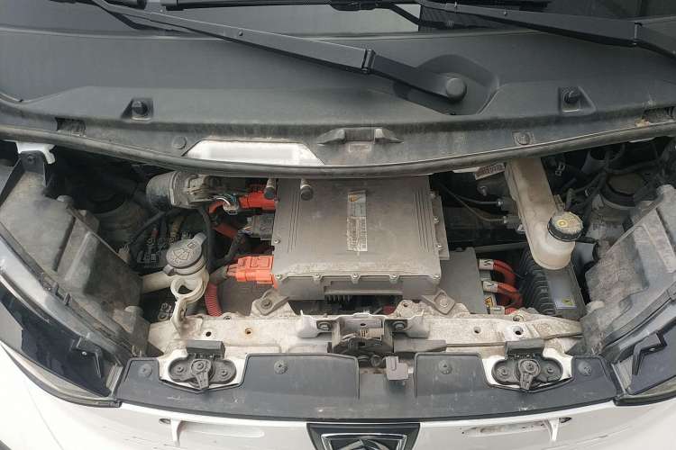 Used Baojun E100 2020 305KM Smart Drive Version Engine Bay