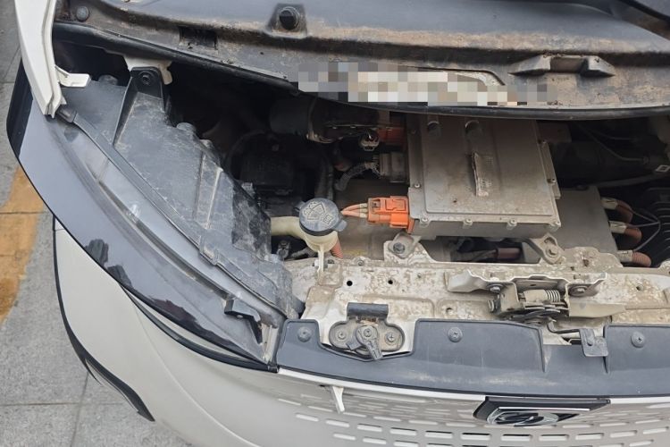 Used Baojun E100 2020 305KM Smart Drive Version Engine Bay Right