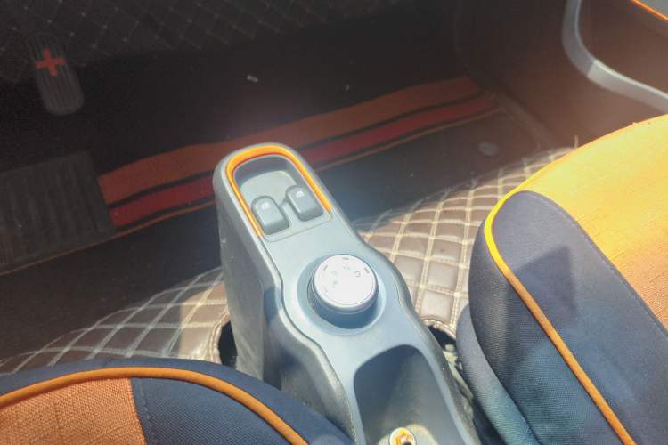 Used Baojun E100 2020 305KM Smart Drive Version Gear Lever
