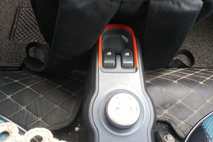 Used Baojun E100 2020 305KM Smart Drive Version Gear Lever