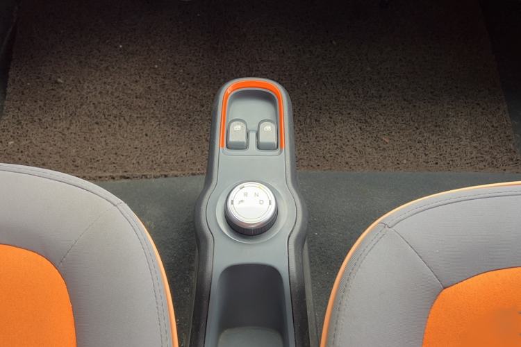 Used Baojun E100 2020 305KM Smart Drive Version Gear Lever