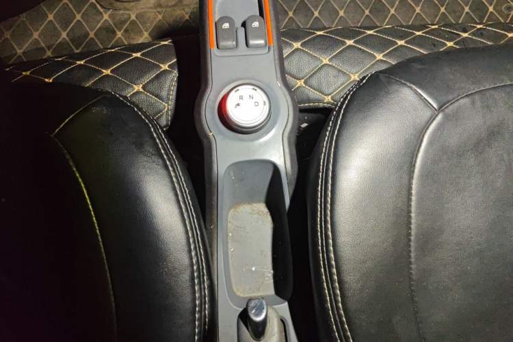 Used Baojun E100 2020 305KM Smart Drive Version Gear Lever