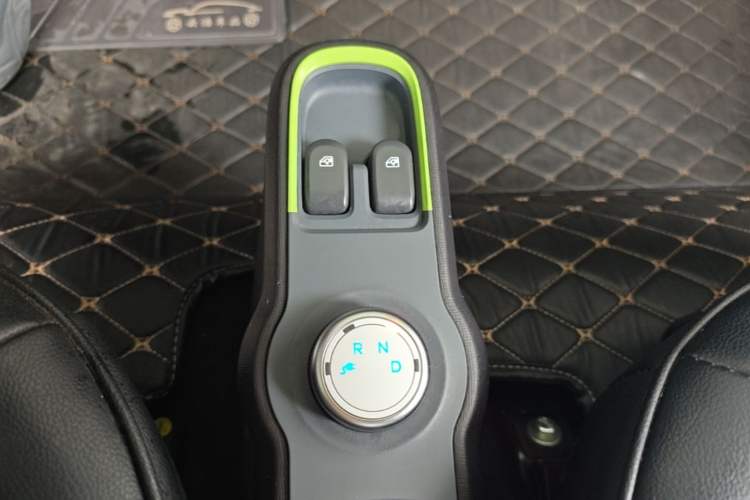 Used Baojun E100 2020 305KM Smart Drive Version Gear Lever