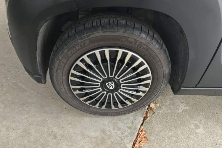 Used Baojun E100 2020 305KM Smart Drive Version Left Front Wheel Hub