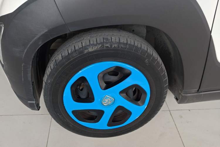Used Baojun E100 2020 305KM Smart Drive Version Left Front Wheel Hub