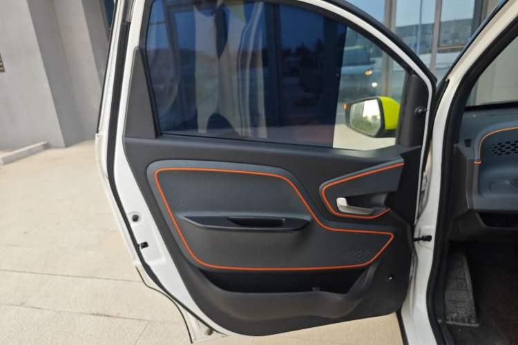 Used Baojun E100 2020 305KM Smart Drive Version Left Rear Door Interior