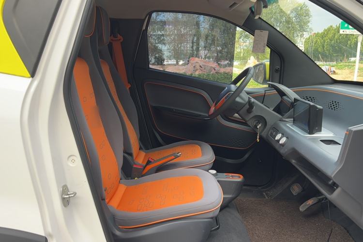 Used Baojun E100 2020 305KM Smart Drive Version Right Front Seat