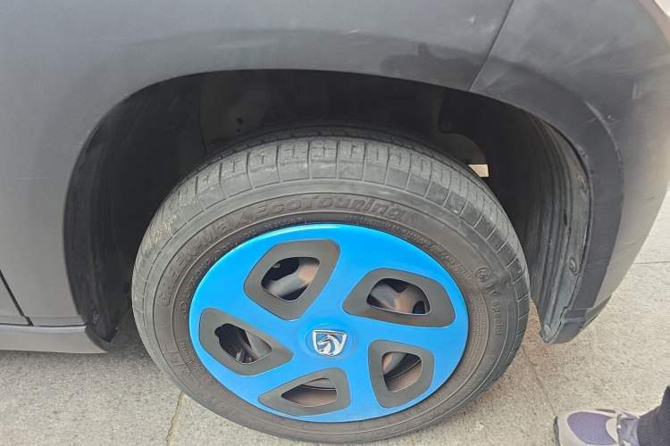 Used Baojun E100 2020 305KM Smart Drive Version Right Front Wheel Hub