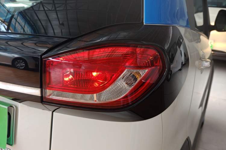 Used Baojun E100 2020 305KM Smart Drive Version Right Rear Taillight