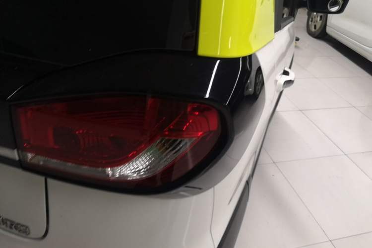 Used Baojun E100 2020 305KM Smart Drive Version Right Rear Taillight