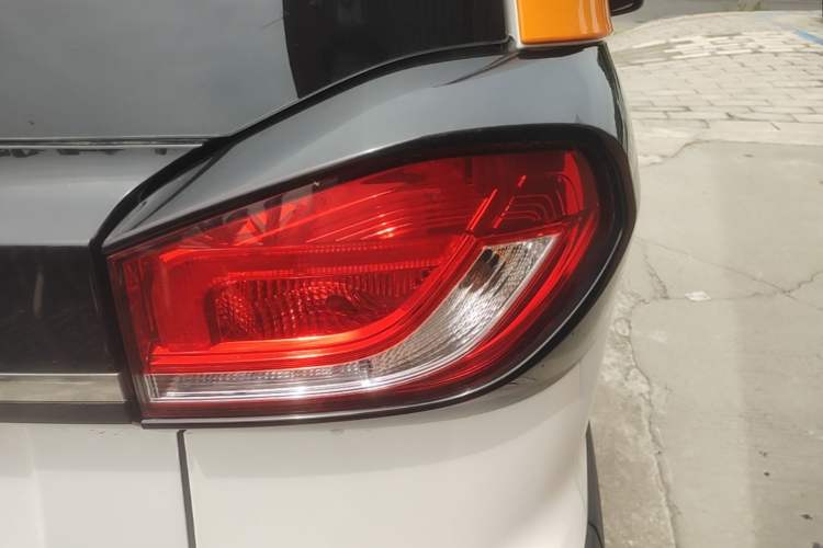 Used Baojun E100 2020 305KM Smart Drive Version Right Rear Taillight