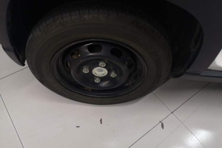 Used Baojun E100 2020 305KM Smart Drive Version Right Rear Wheel Hub