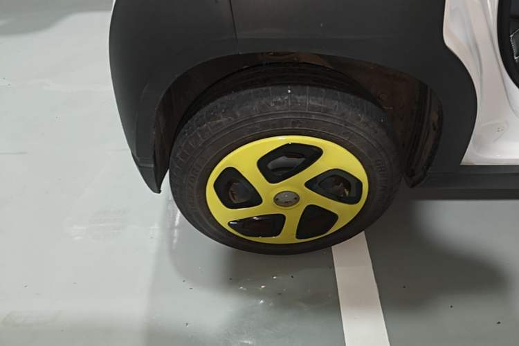 Used Baojun E100 2020 305KM Smart Drive Version Right Rear Wheel Hub