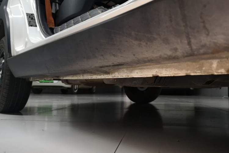 Used Baojun E100 2020 305KM Smart Drive Version Right Side Sill
