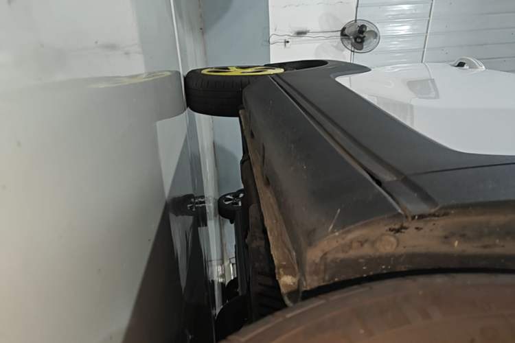Used Baojun E100 2020 305KM Smart Drive Version Right Side Sill