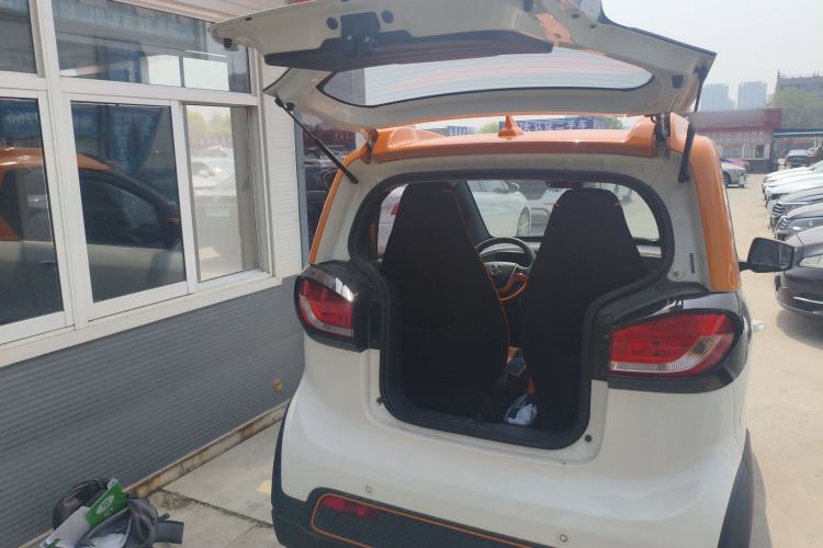 Used Baojun E100 2020 305KM Smart Drive Version Trunk