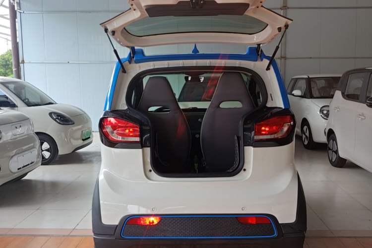 Used Baojun E100 2020 305KM Smart Drive Version Trunk