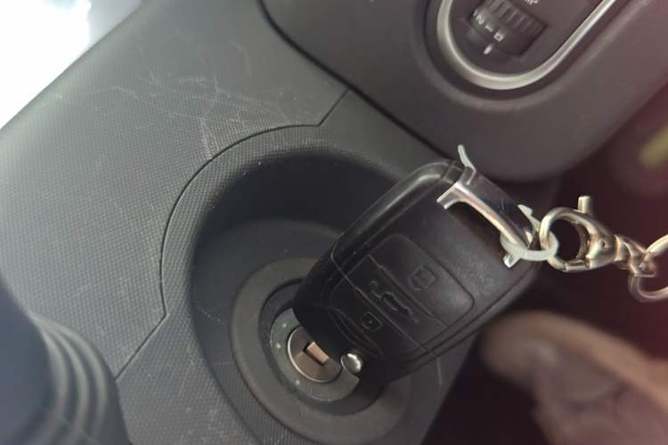 Used Baojun E100 2020 305KM Smart Drive Version Vehicle Key