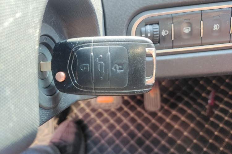 Used Baojun E100 2020 305KM Smart Drive Version Vehicle Key