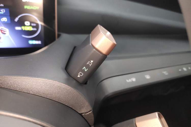 Used Baojun E200 2020 305KM Smart Drive Version Gear Lever