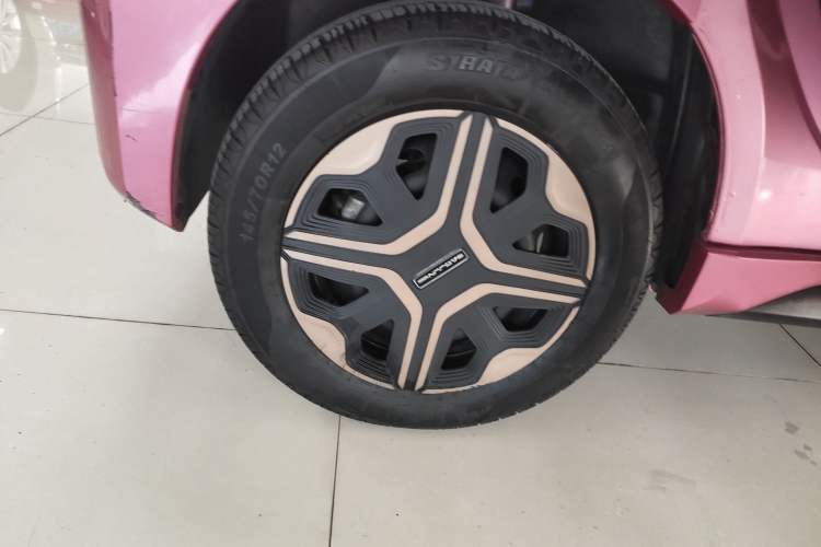 Used Baojun E200 2020 305KM Smart Drive Version Right Rear Wheel Hub
