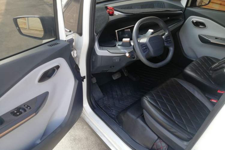Used Baojun E200 2020 305KM Smart Drive Version Driver Seat