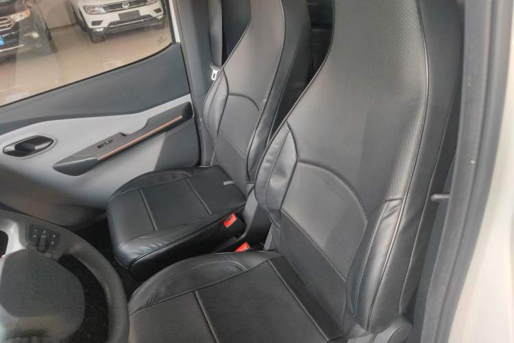 Used Baojun E200 2020 305KM Smart Drive Version Interior 4